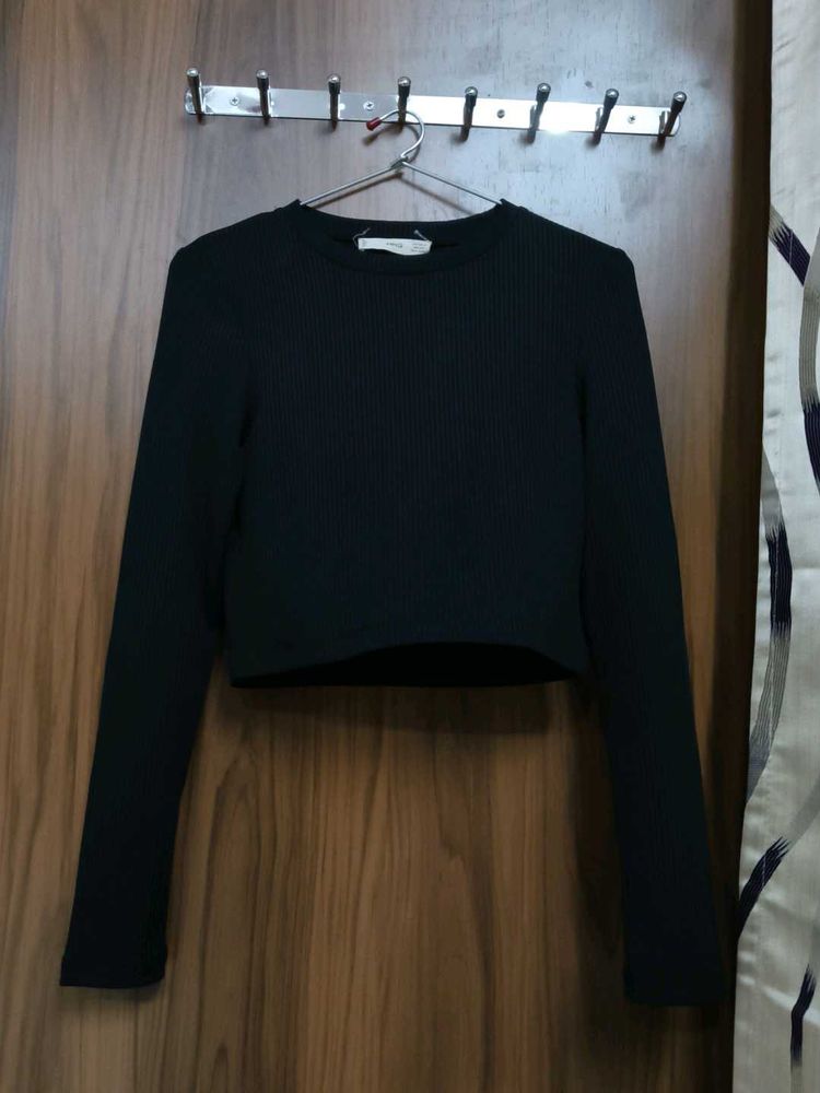 Black Long Sleeve Crop Top
