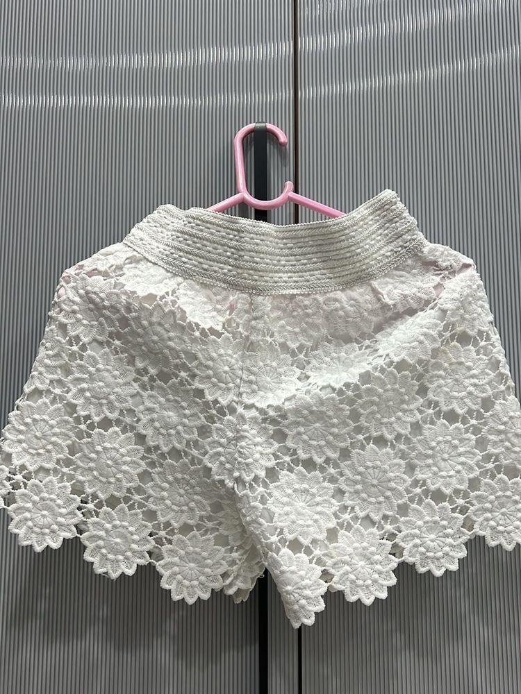 Cute White Lace Shorts