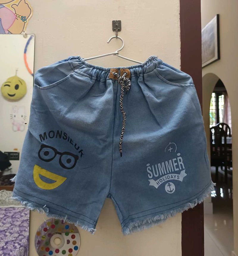 Light blue Cotton-Denim Shorts.