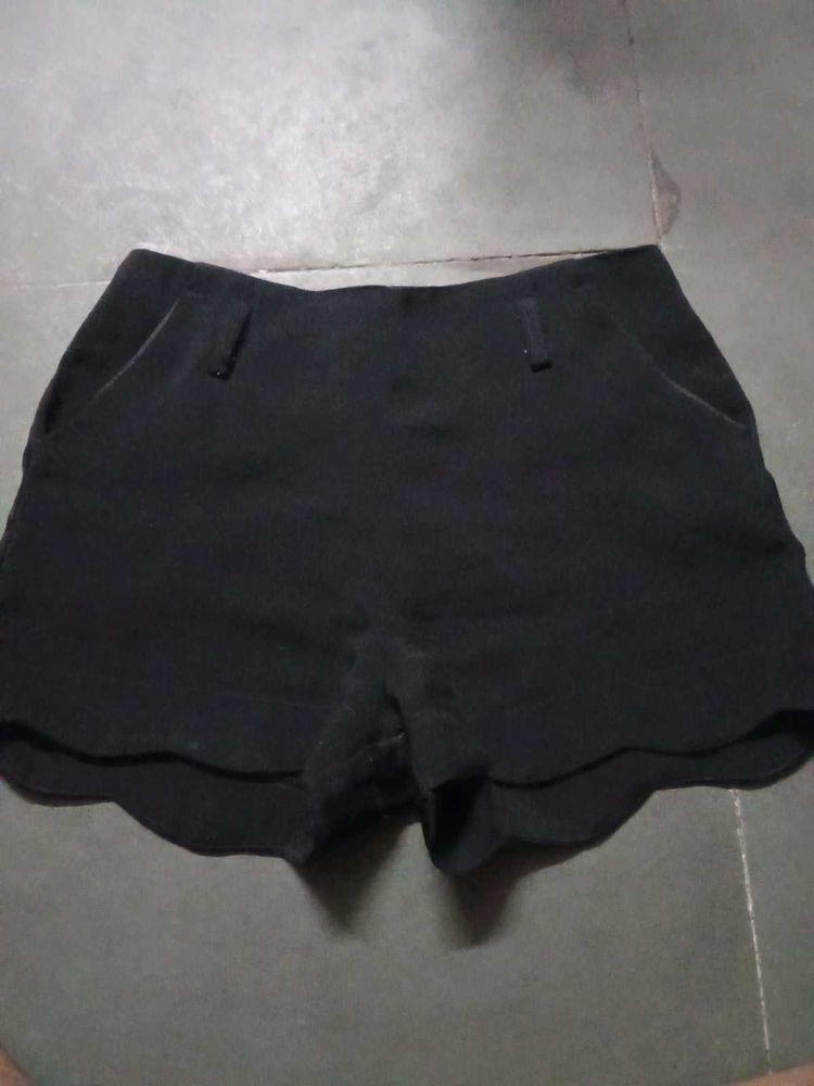 Black Women Shorts With Back Zip