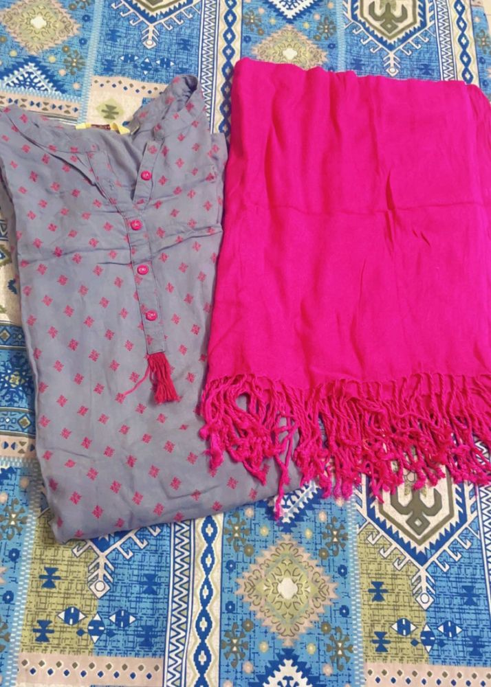 a beautiful kurta with stole