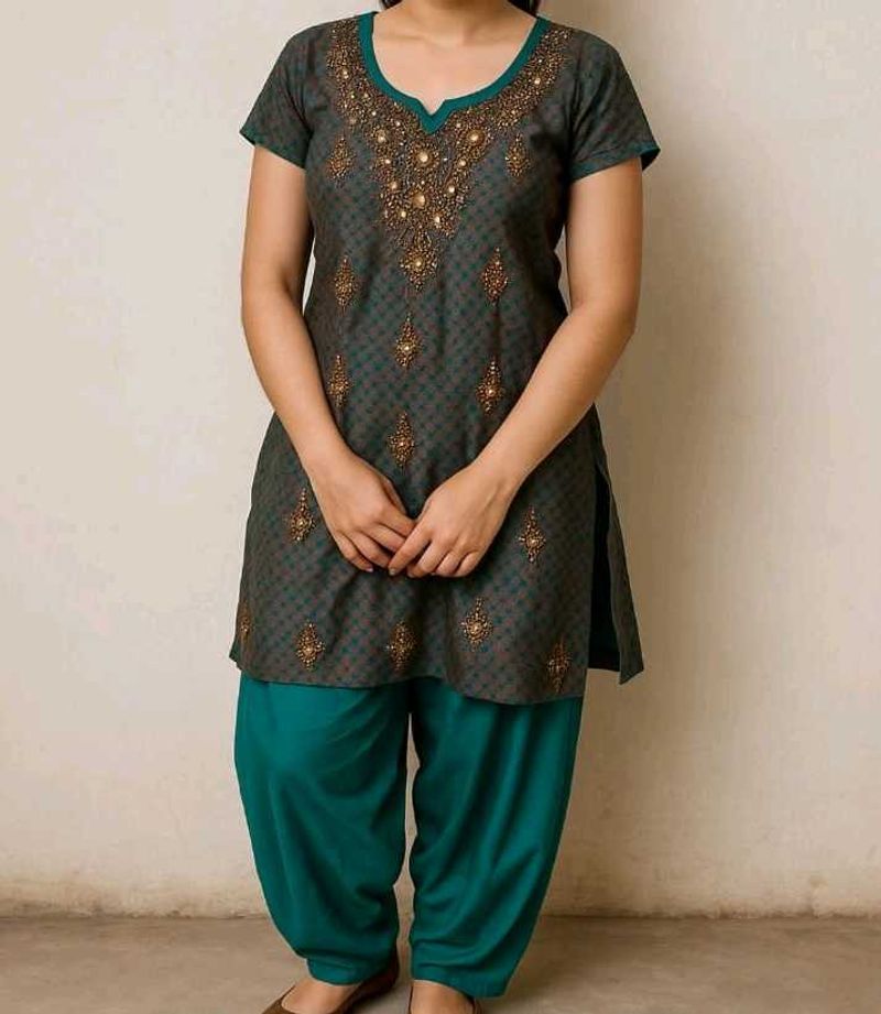 Green Embellished Kurti Set