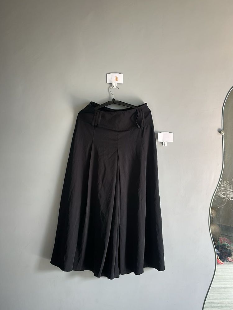 Black Wide Leg Cluttoe Pants