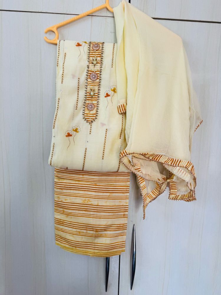 Elegant Indian Suit Set (unstitched)