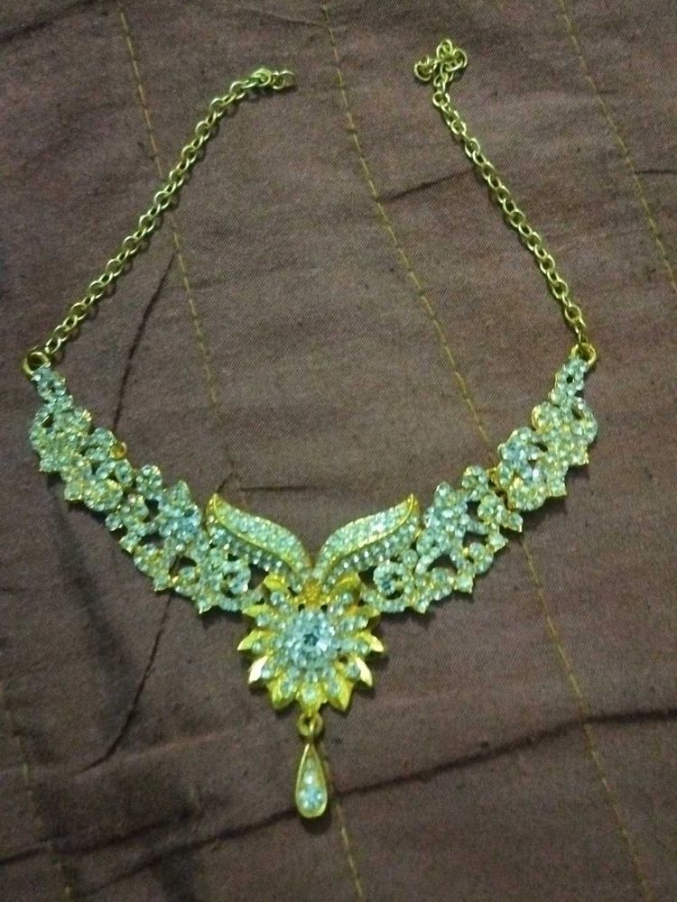 Sparkling Rhinestone Statement Necklace