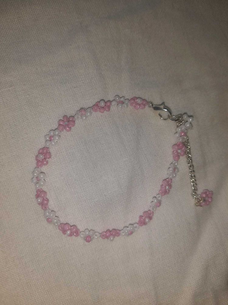 Pink &amp; White Beaded Daisy Bracelet🩷🤍