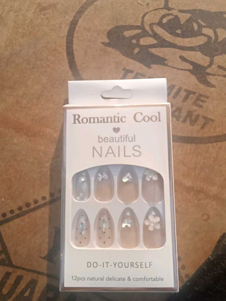 Romantic Cool Press-On Nails
