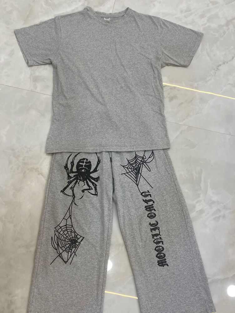 Trendy Spider Graphic Lounge Set