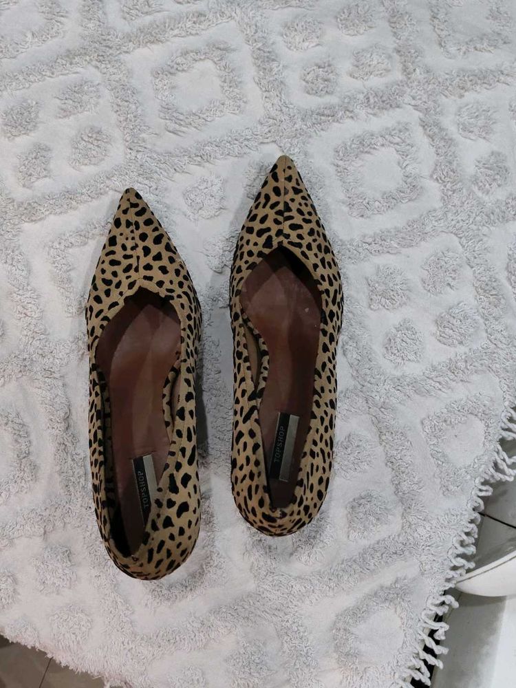 Chic Animal Print Heels