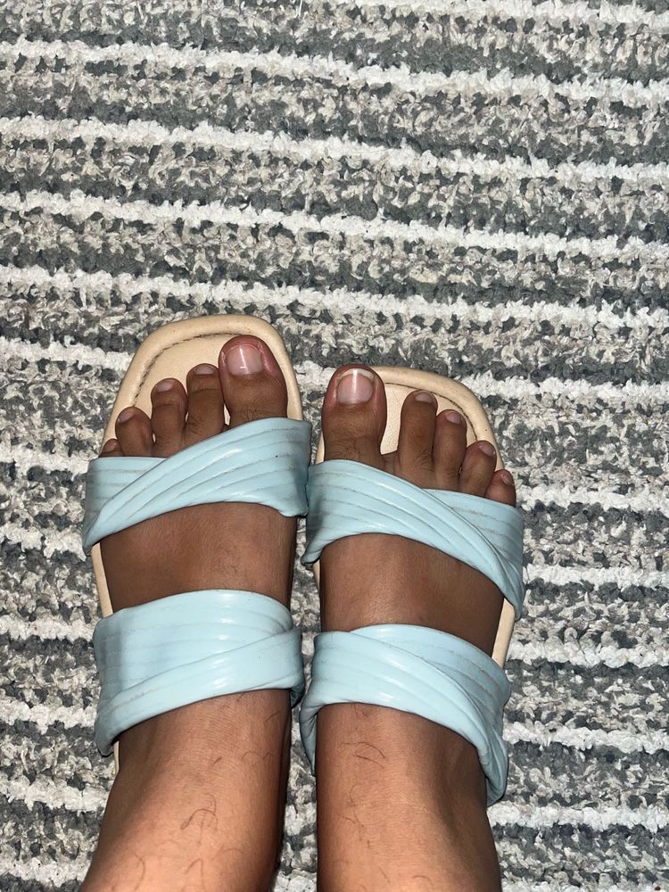 flat sandels