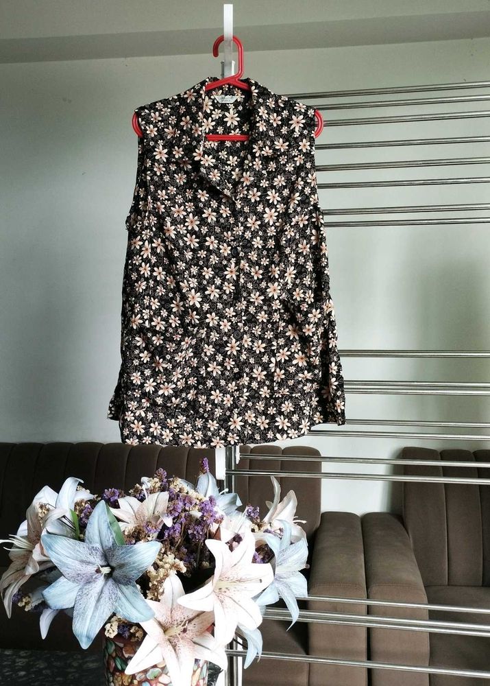 Floral Sleeveless Button-Up