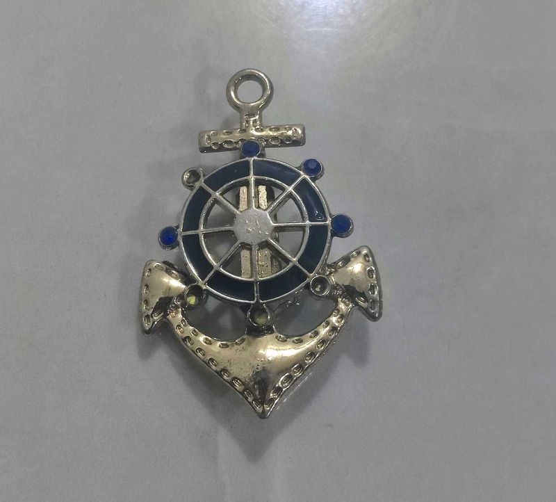 Gold Anchor Broch ⚓