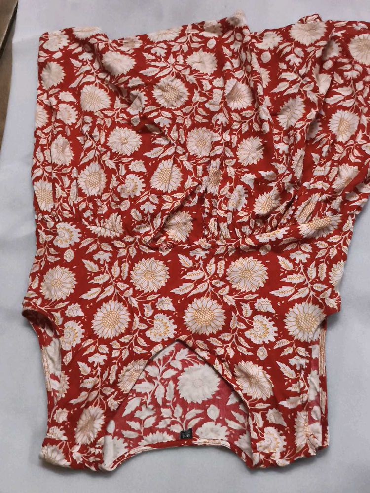 Red Sleeveless Short Kurti