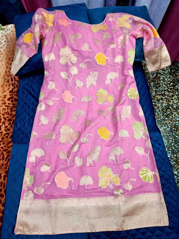 Pink Floral Banarasi Kurta With Bottom