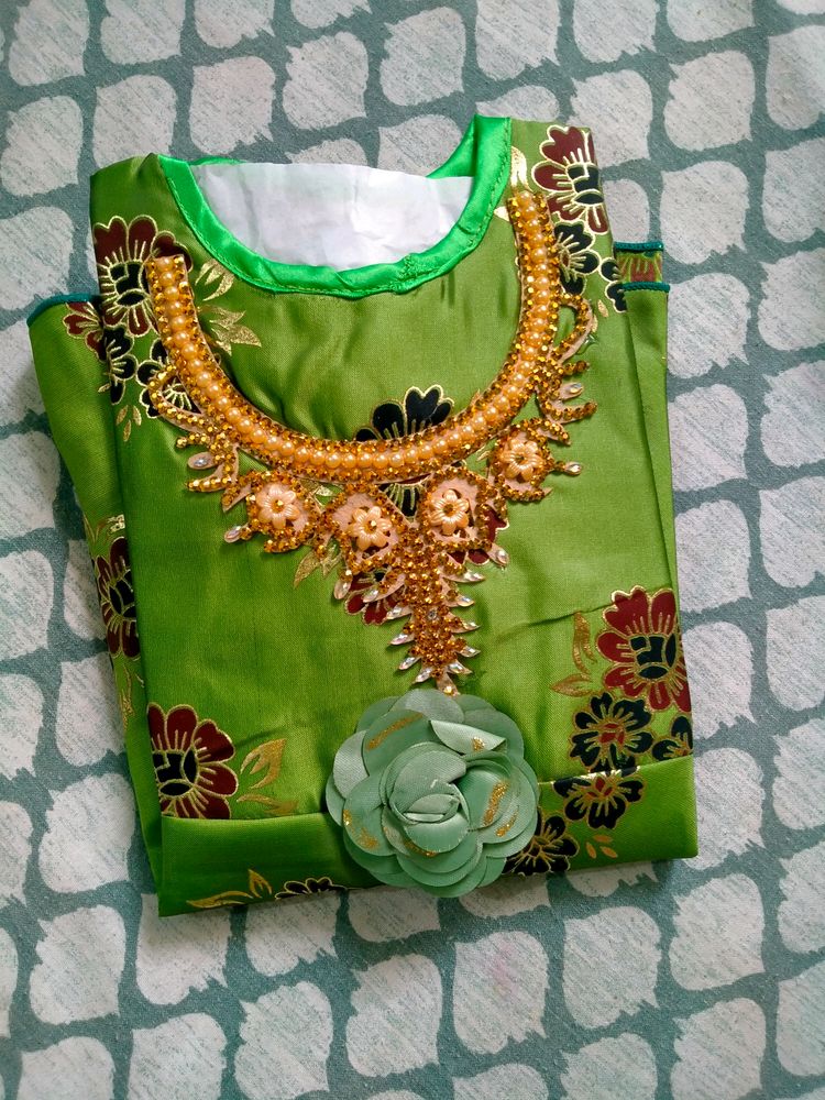 Beautiful baby frock for 3 to 6 months