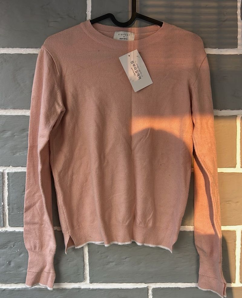 Elegant Pink Knit Sweater