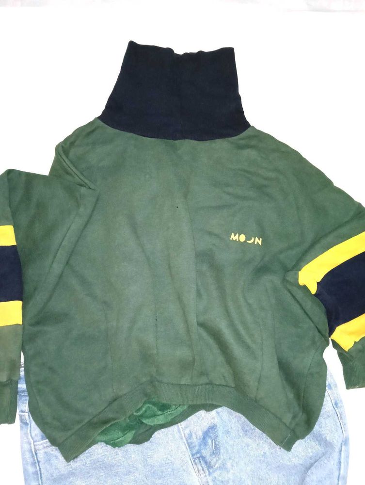 Vintage &#39;MOON&#39; Turtleneck Sweatshirt