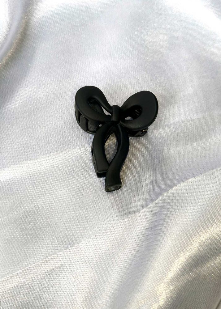 Black Bow Hair Clip