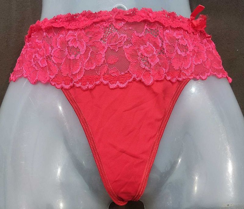 Red Lace Thong 🖤