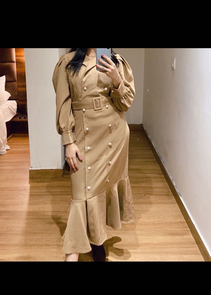 Elegant Button-Down Midi Dress