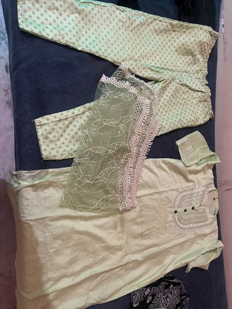 Pakistani Suits
