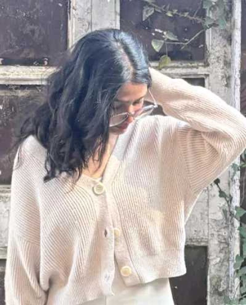 Cute Cropped Cardigan