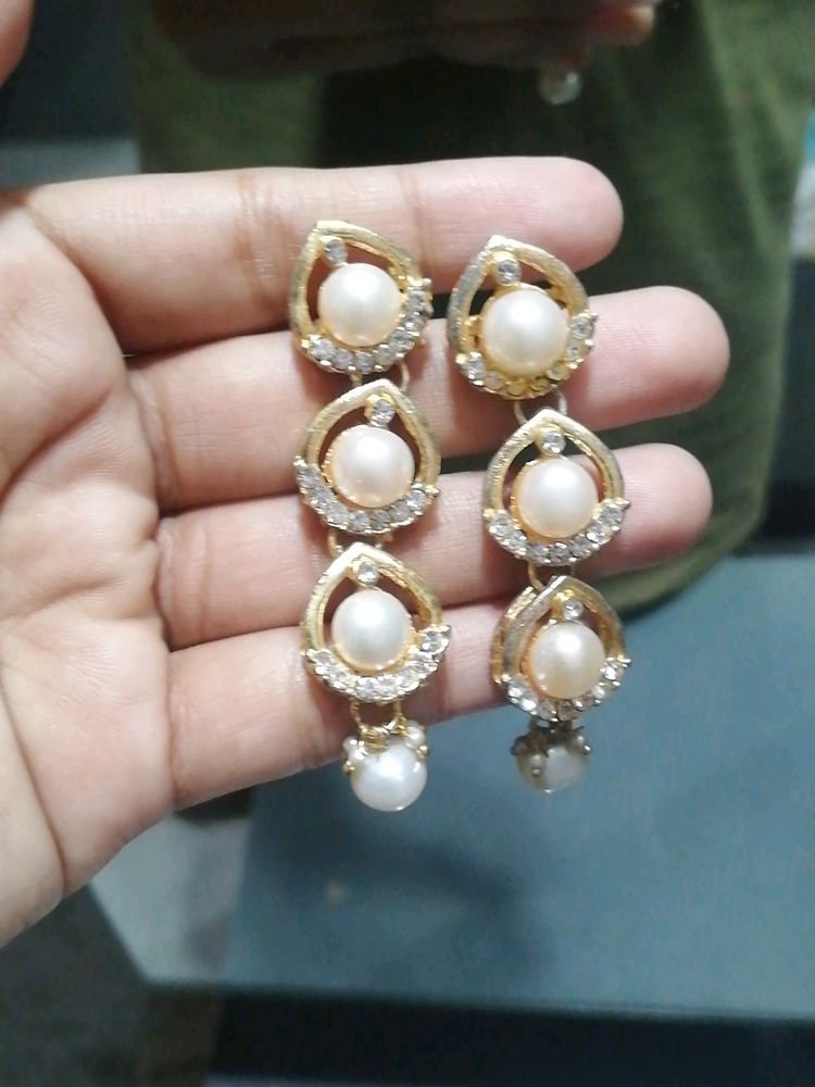 3 layered Pearl earrings