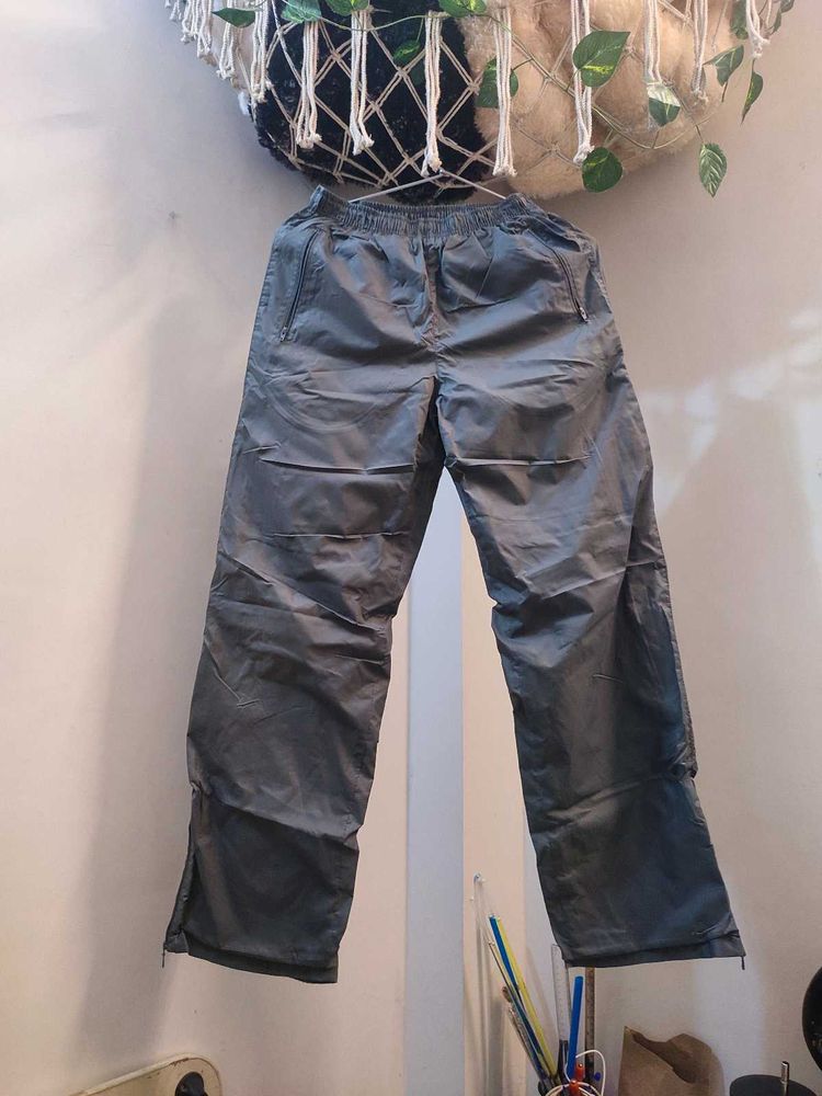 streetwear Nike grey parachute pants