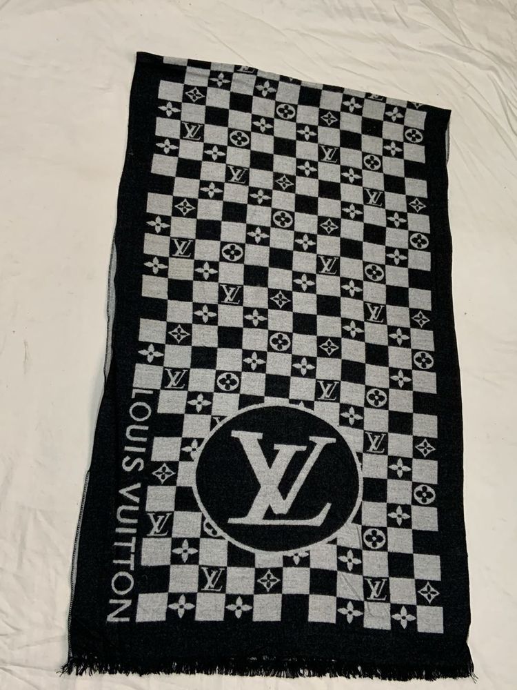 Louis Vuitton Stole