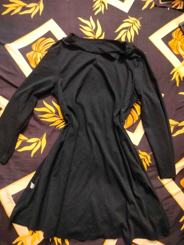 Chic Black Long Sleeve Knit Midi Dress w/ Slits