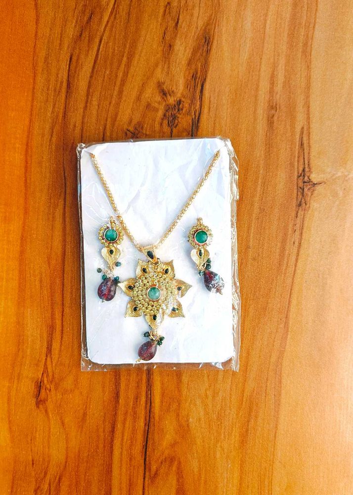 Brand New Artificial Stone Studded  Jewellery Set.