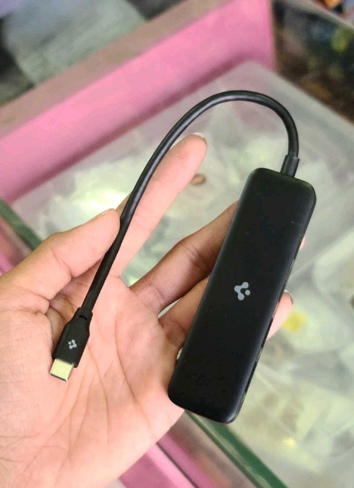 Spigen 4-in-1 USB Hub 3.2 Gen1 – Black