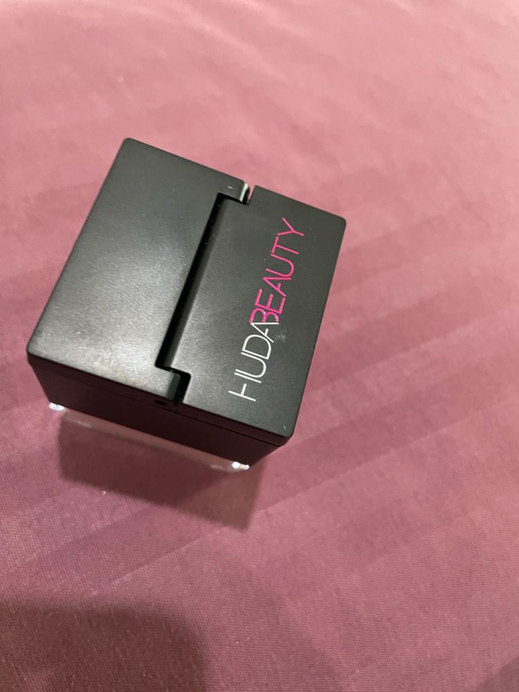 Huda Beauty Setting Powder