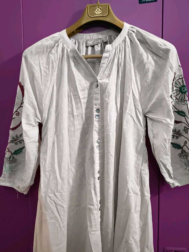 Floral Embroidered Tunic Top