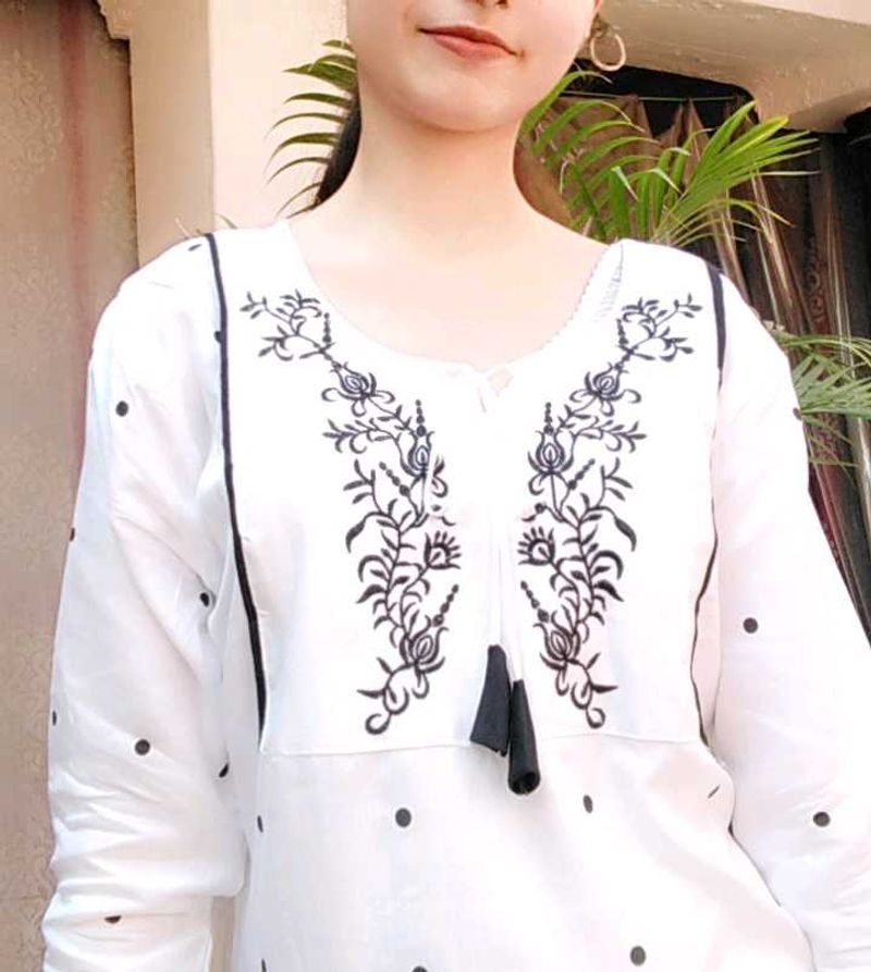 White Kurti
