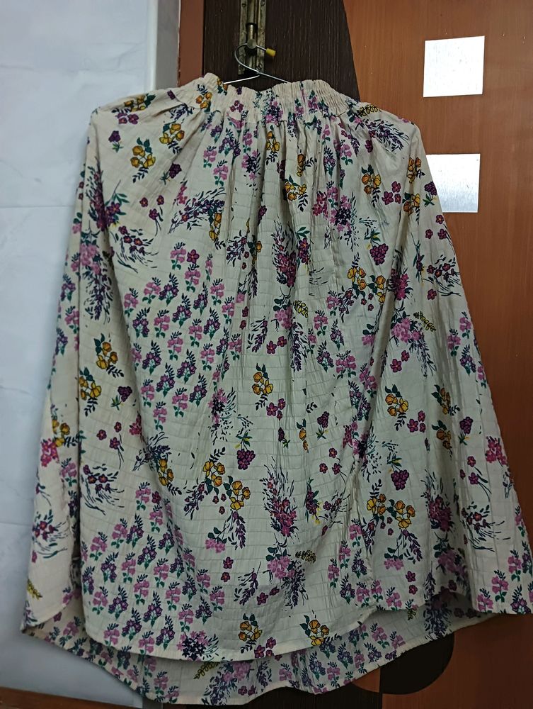 Elegant skirt in pristine condition