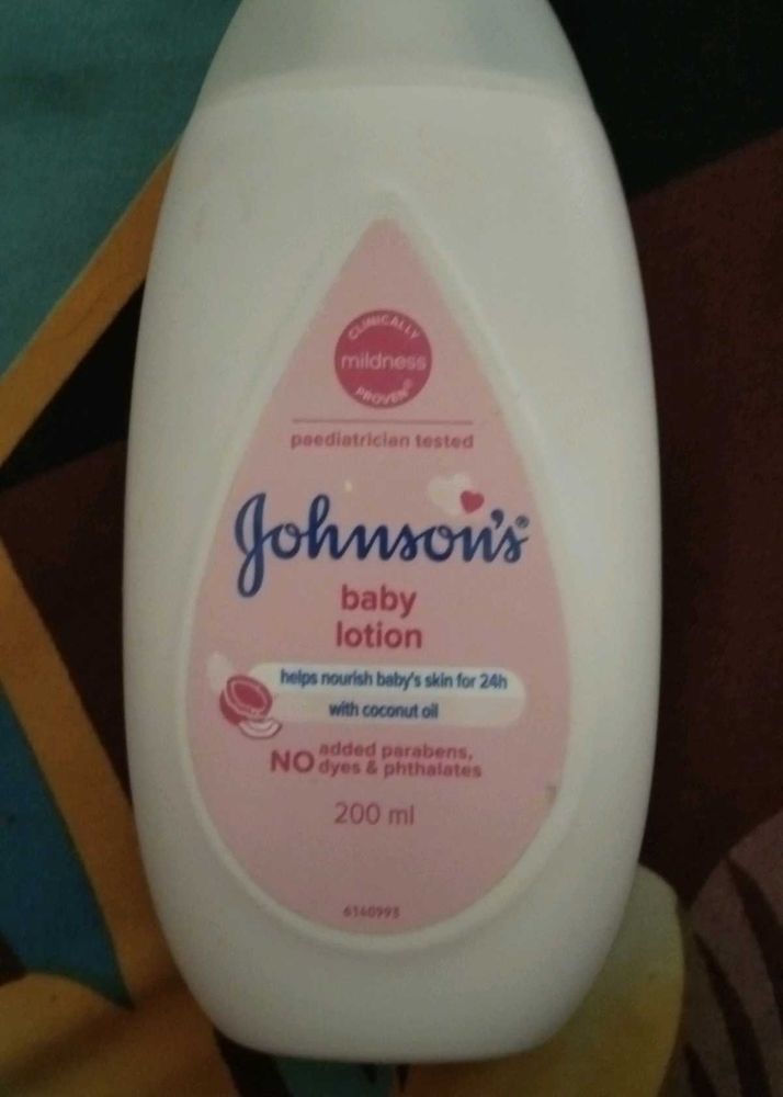 Johnson&#39;s Baby Lotion 😍