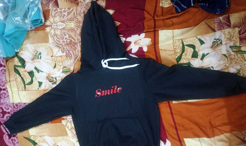 Smile Hoodie - Trendy &amp; Comfy