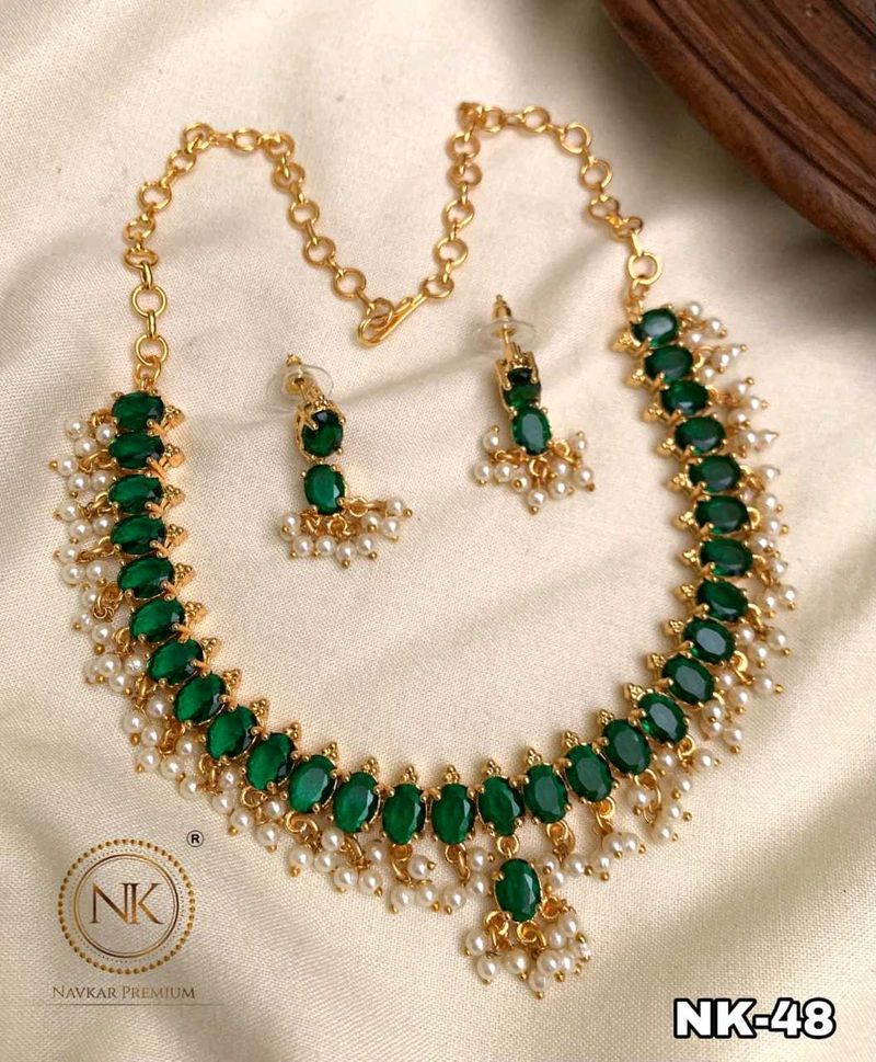Green Stone Necklace Set