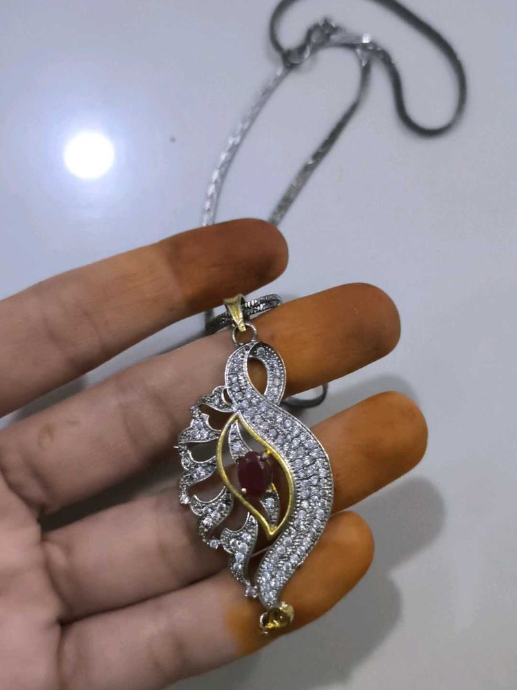 Elegant Pendant Necklace
