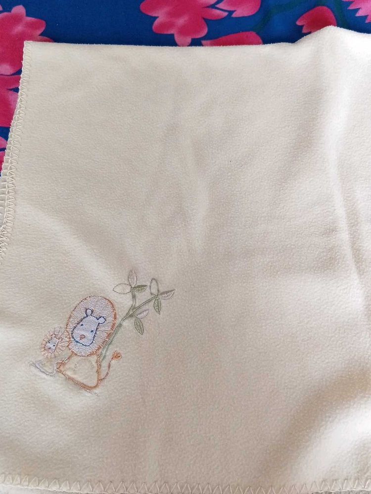 Baby Blanket with Lion Embroidery