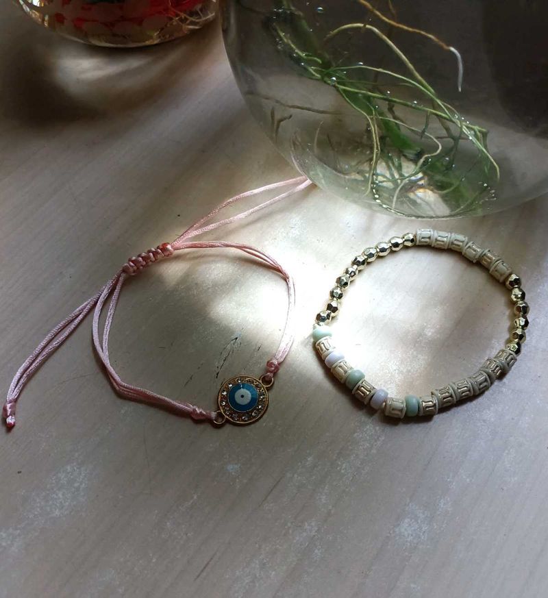 adjustable and beaded bracelet set