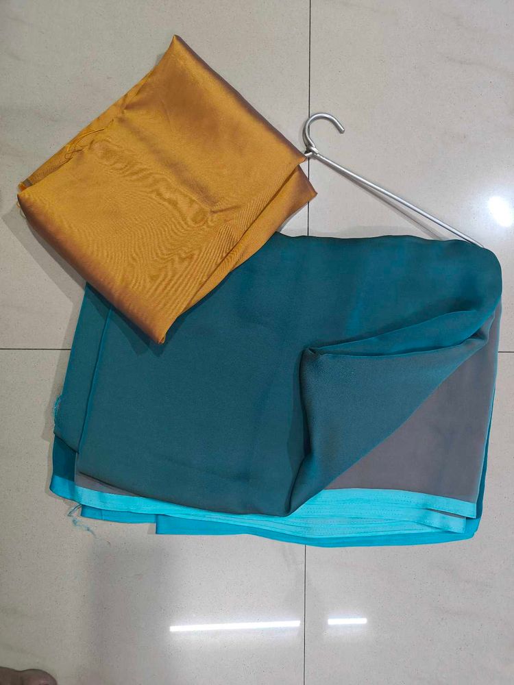 Elegant Teal Saree with Contrast Silk Blouse Mater
