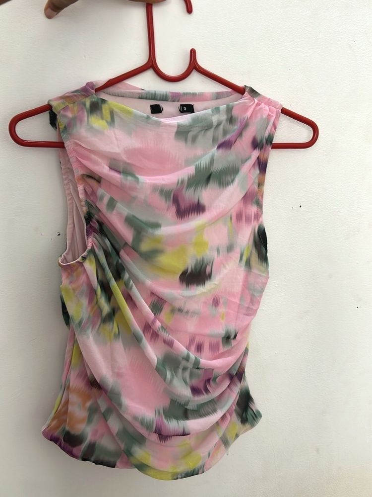 pink top