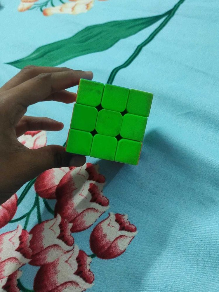 Green Rubik&#39;s Cube