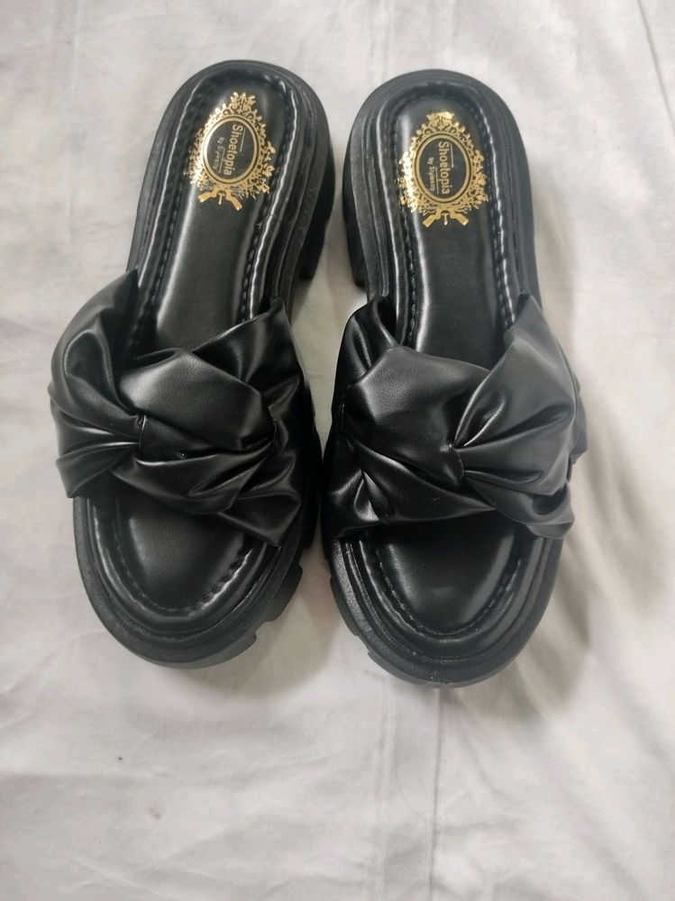 ✨price drop alert✨✨Trendy women flat✨