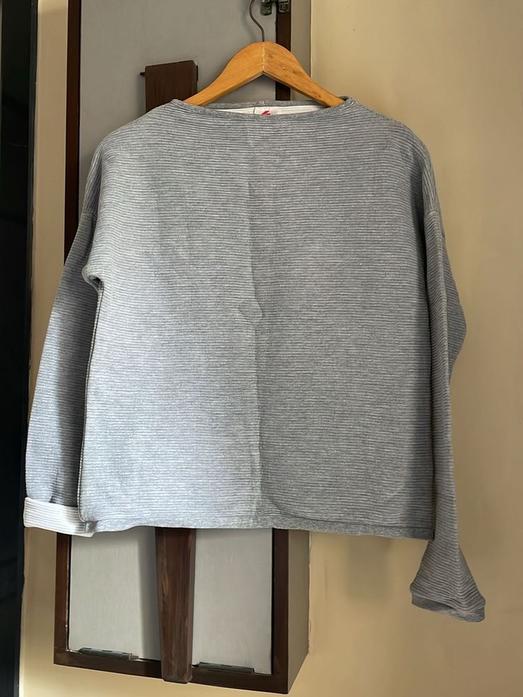 NEW TEXTURED SWEATSHIRT