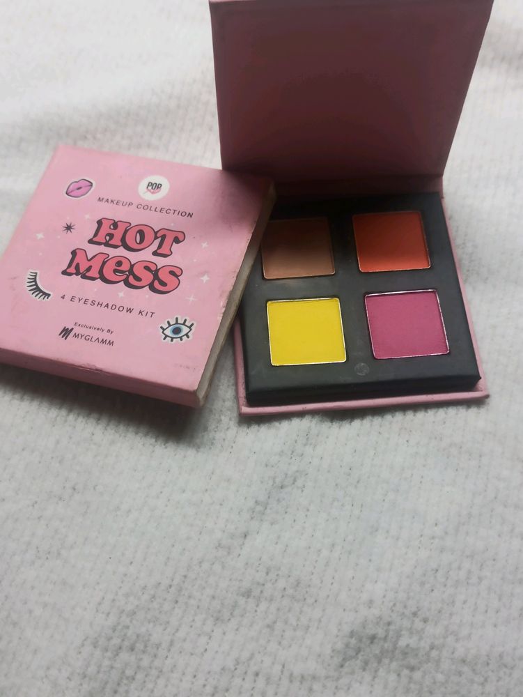 4 Eyeshadow kit myglamm hot mess