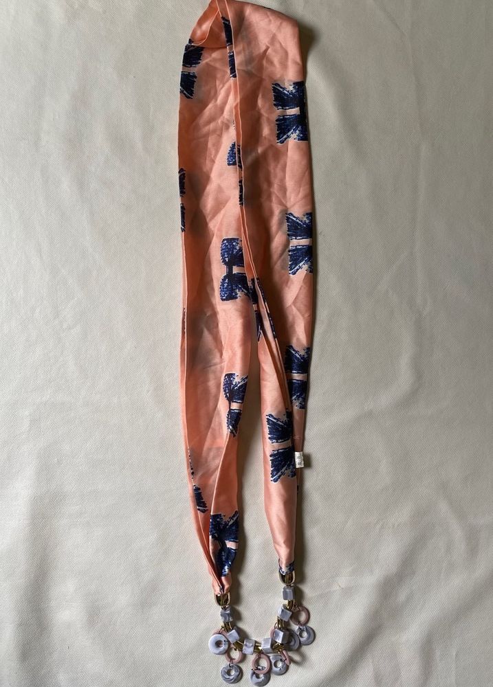 Stylish Scarf with Bow Print