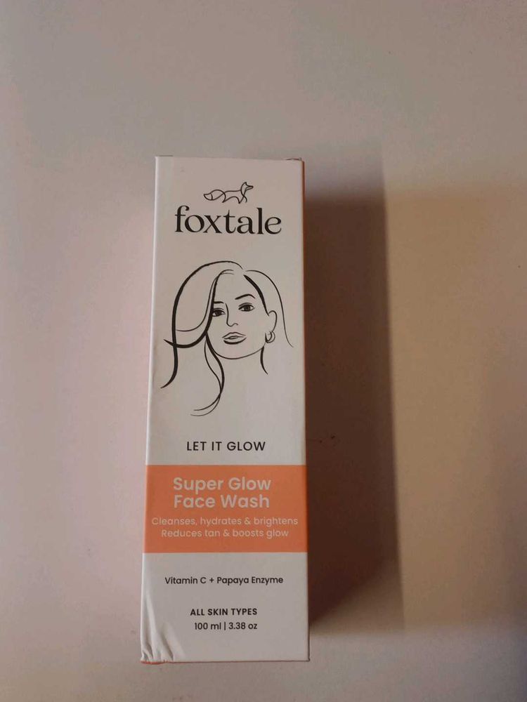 Foxtale Super Glow Face Wash